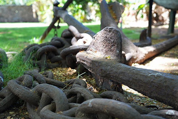 image of old anchor from whaling ship in Lahaina